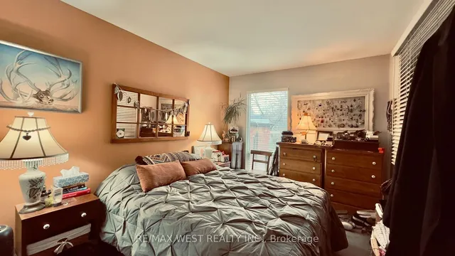 Additional image 9 of 1061 Bathurst St