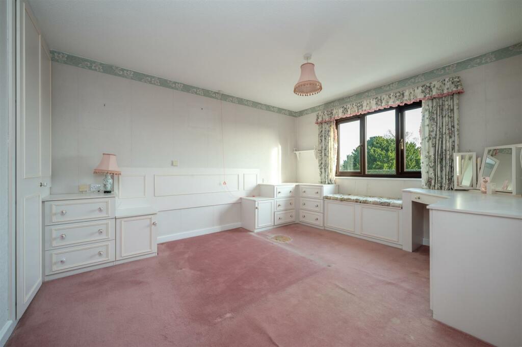 Additional image 8 of Yew Tree Gardens, Henley-In-Arden