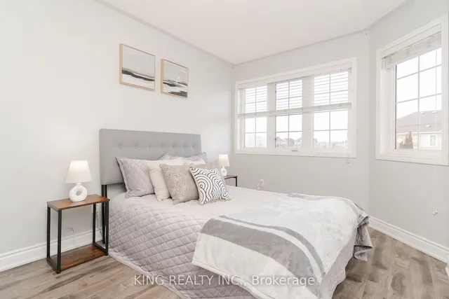 Additional image 31 of 54 COACHLIGHT Cres