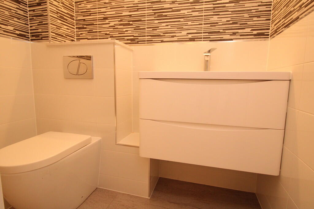 Additional image 19 of 49 Lee Crescent