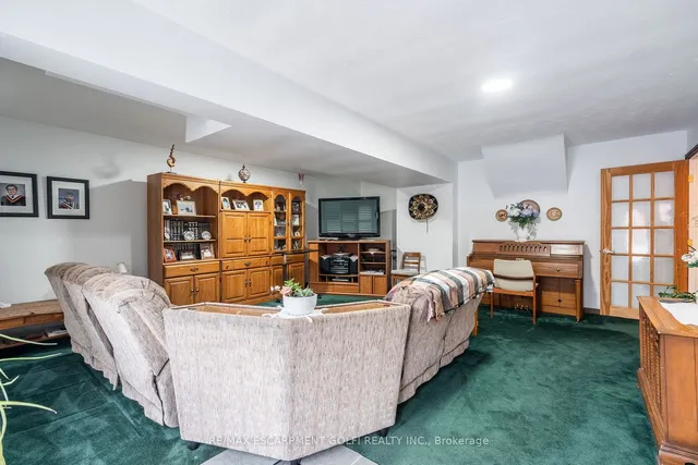 Additional image 6 of 25 Blanche Crt