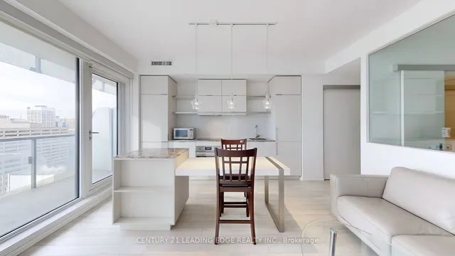 Additional image 8 of 197 Yonge St Unit 1710