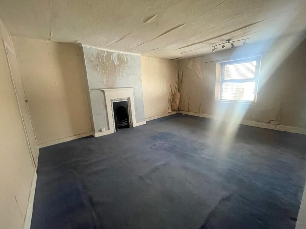 Additional image 6 of Flat, 11 Silver Street, Warminster, Wiltshire BA12 8PS