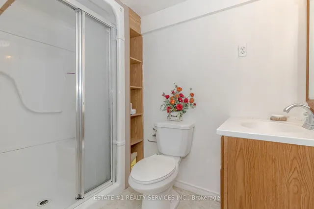 Additional image 37 of 61 Oblate Cres