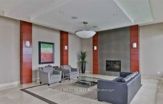 Additional image 4 of 360 Ridelle Ave Unit 911