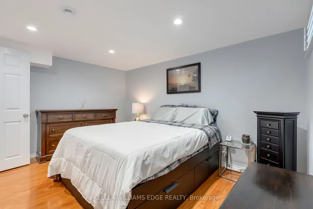 Additional image 32 of 15 Laurendale Ave