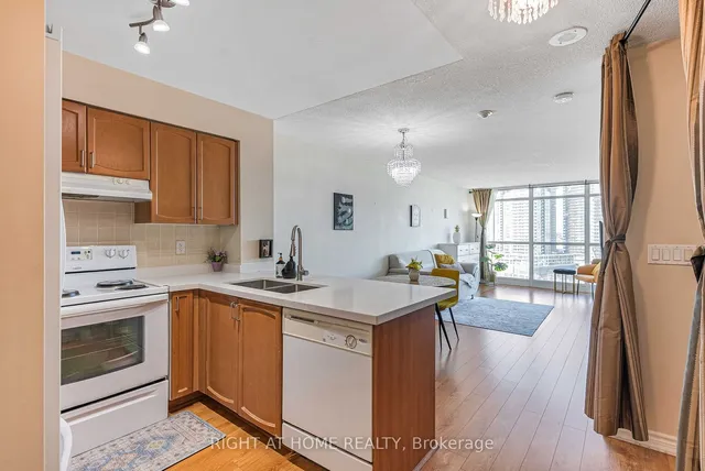 Additional image 12 of 231 Fort York Blvd Unit 1807