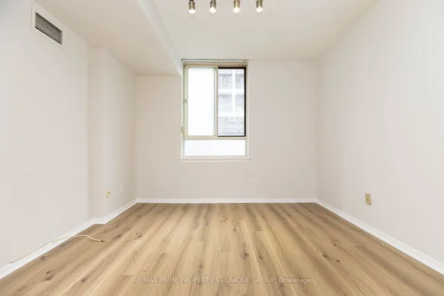 Additional image 12 of 633 Bay St Unit 606