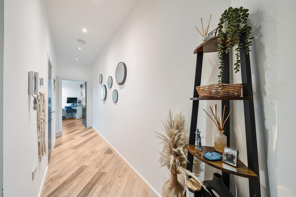 Additional image 12 of Great North Road, Hatfield, AL9