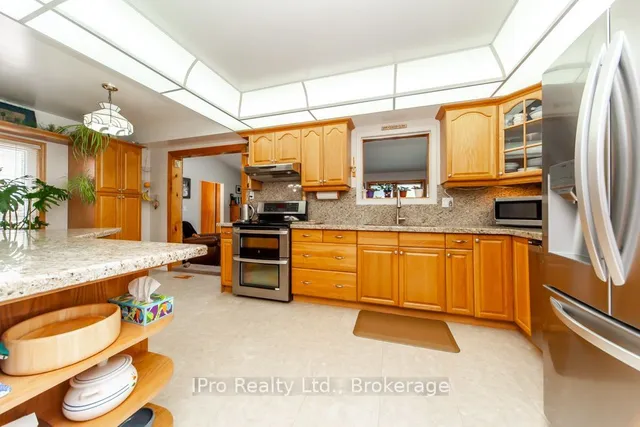 Additional image 14 of 847 Cedarbrae Ave