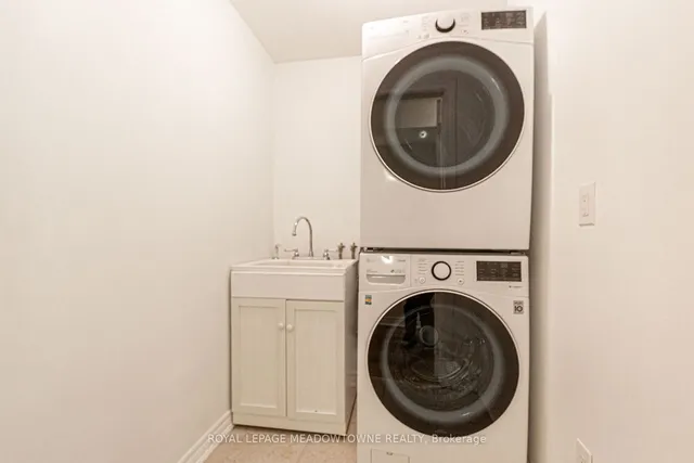 Additional image 30 of 431 Baverstock Cres