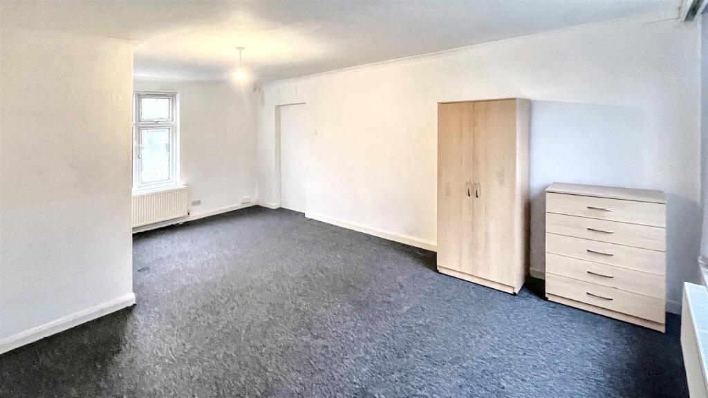 Additional image 13 of Yardley Wood Road, Moseley