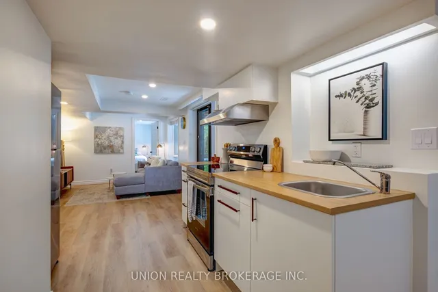 Additional image 29 of 116 Scarboro Cres