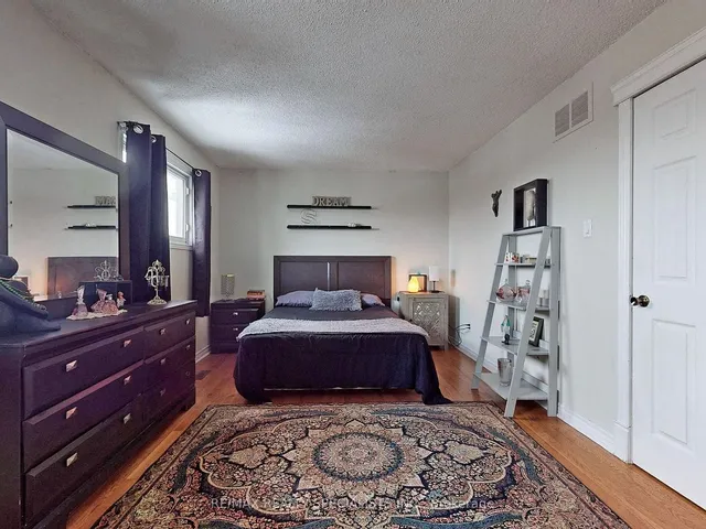 Additional image 17 of 8 Stephensen Crt