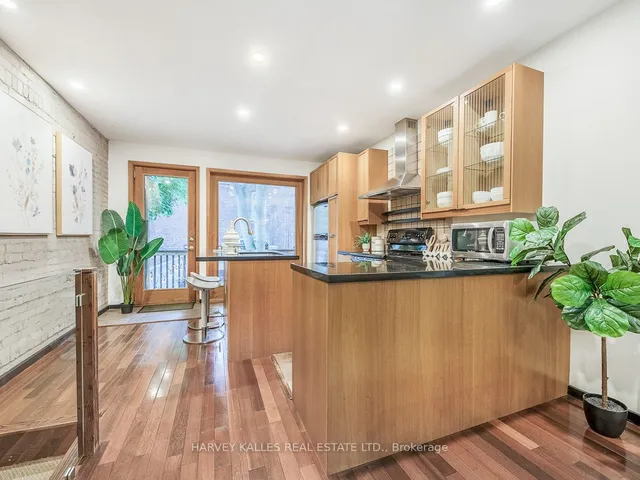 Additional image 13 of 2053 Gerrard St