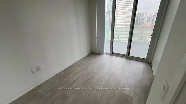 Additional image 22 of 15 Queens Quay Unit 2009