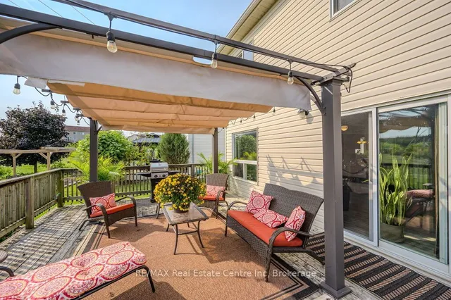 Additional image 34 of 128 Henhoeffer Cres