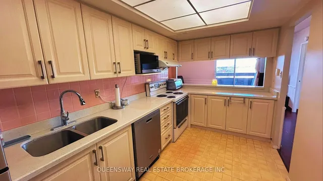 Additional image 19 of 3131 Bridletowne Circ Unit 1403