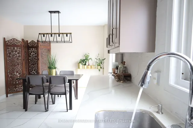 Additional image 11 of 22 Cranberry Cres