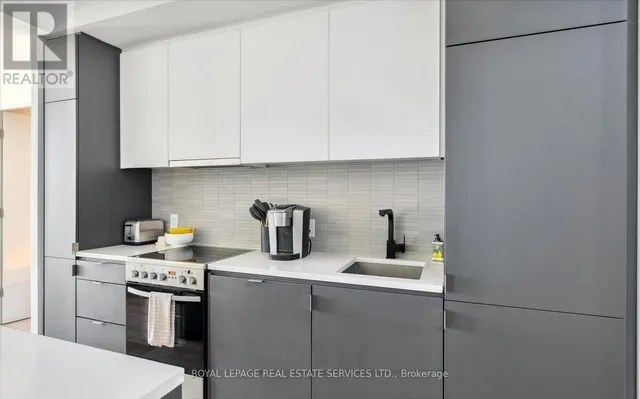 Additional image 14 of 7 Smith Cres Unit PH807