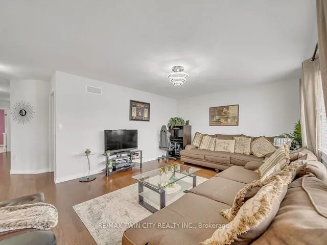 Additional image 19 of 46 Woodbine Ave
