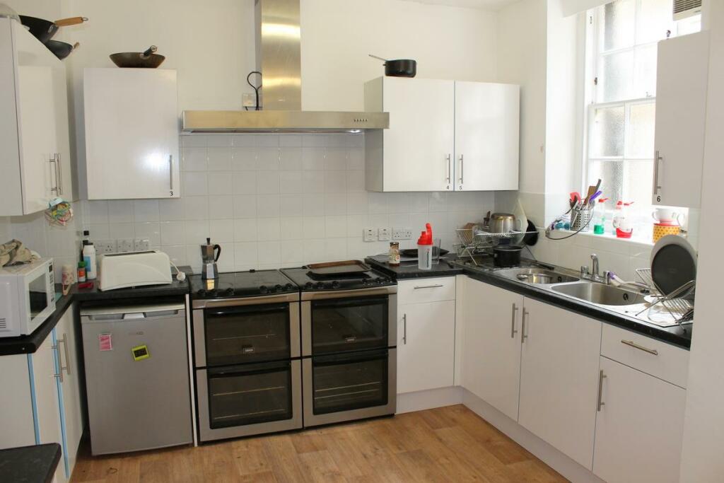 Additional image 2 of Trim Street