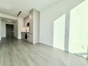 Additional image 2 of 1109-425 Front St E