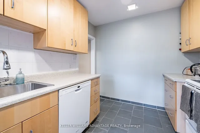 Additional image 12 of 462&464 Sammon Ave