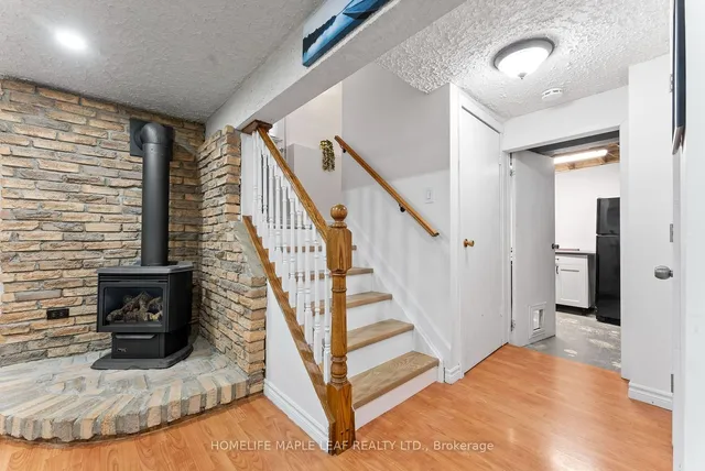 Additional image 26 of 73 Timberlane Cres