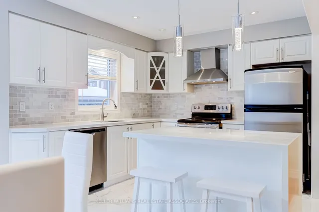 Additional image 19 of 94 Panton Tr