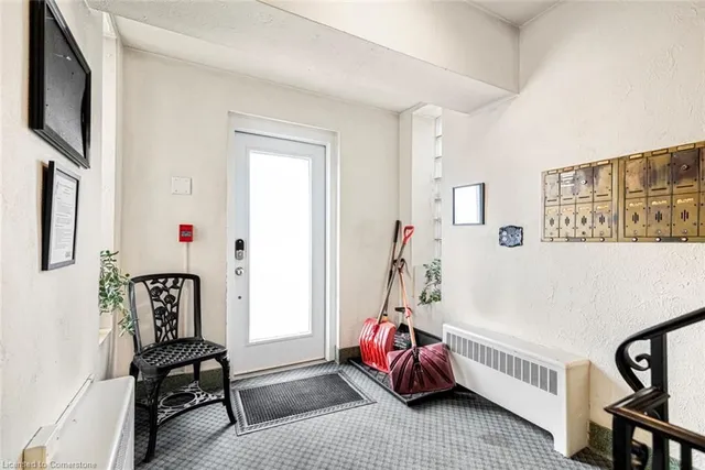 Additional image 4 of 802 King St Unit 5