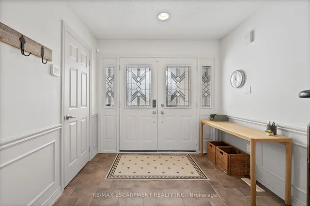 Additional image 6 of 45 STRATHROY Cres