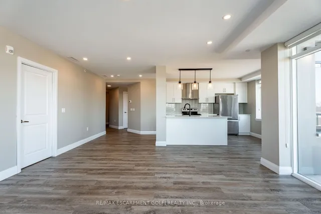 Additional image 16 of 1 Redfern Ave Unit 329