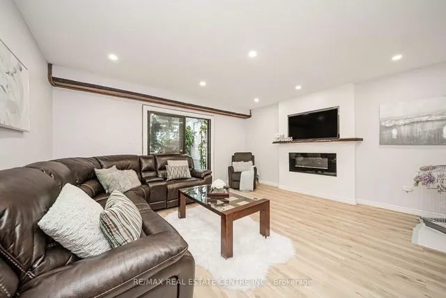 Additional image 22 of 78 Simmons Blvd