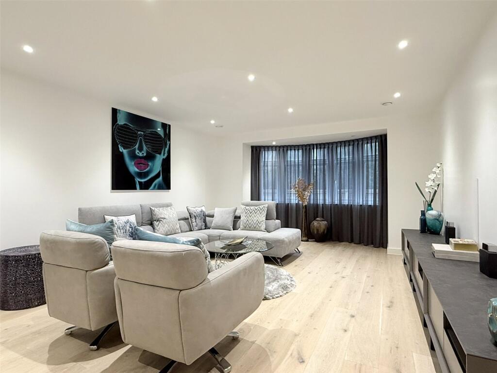 Additional image 6 of Georges Wood Road, Brookmans Park, AL9