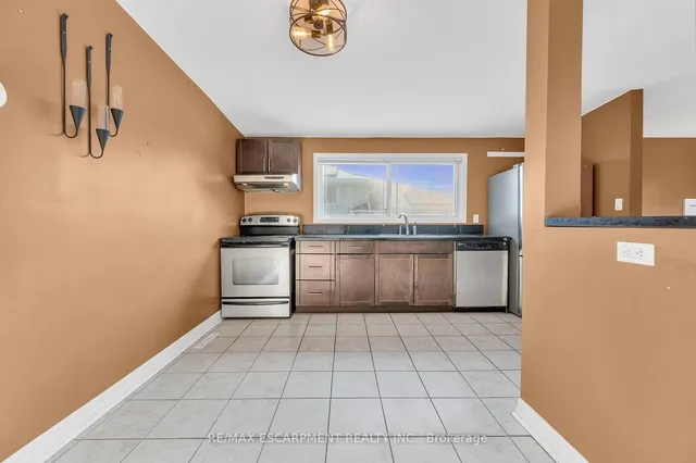 Additional image 13 of 31 Bobolink Rd