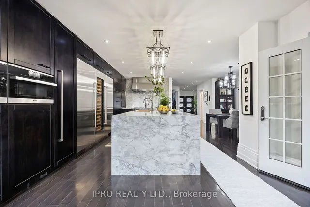 Additional image 17 of 20 Fairview Blvd