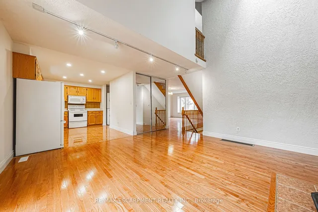 Additional image 12 of 105 WILSON St Unit 17