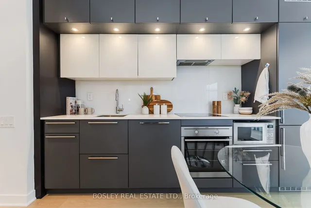 Additional image 13 of 15 Grenville St Unit 1206