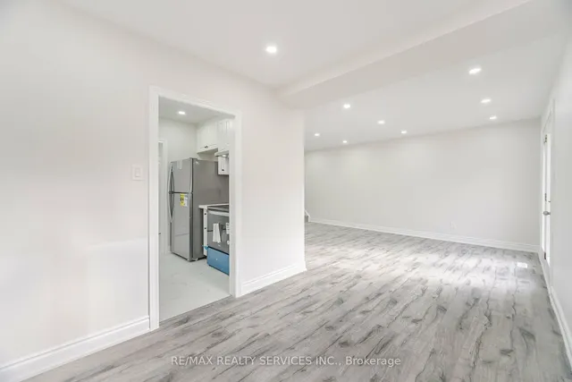 Additional image 11 of 41 Townhouse Cres