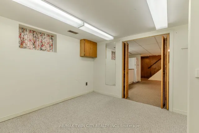 Additional image 18 of 547 Roxborough Ave