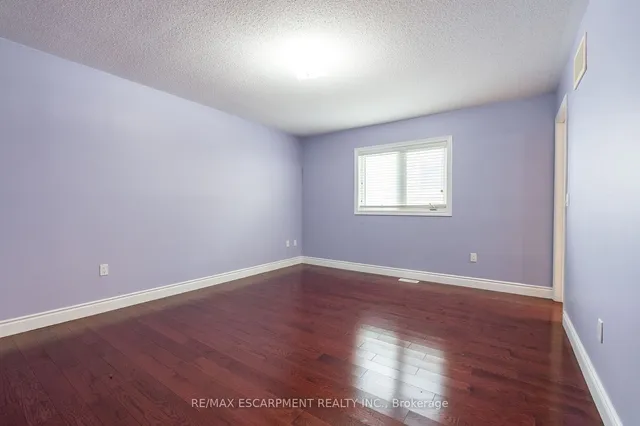 Additional image 31 of 15 Hellyer Ave