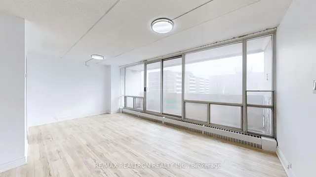 Additional image 16 of 2 Glamorgan Ave Unit 605