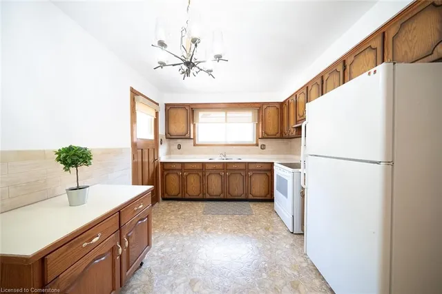 Additional image 10 of 783 Lawrence Rd