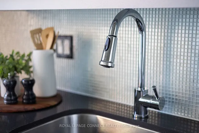 Additional image 17 of 630 Queen St Unit 404