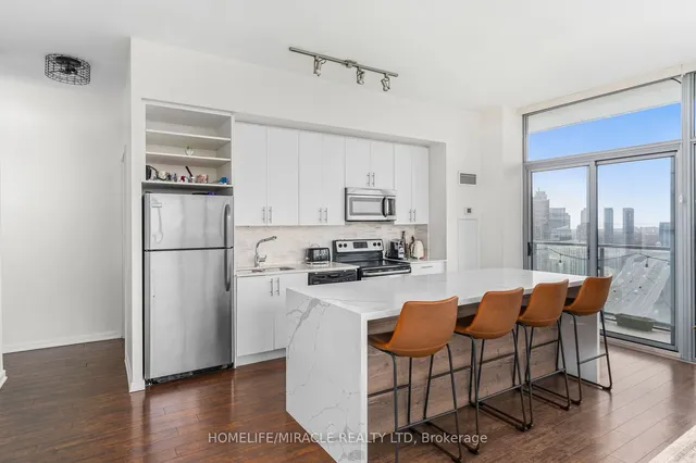 Additional image 4 of 105 The Queensway Ave Unit 3410