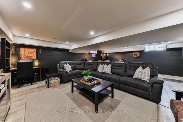 Additional image 30 of 36 Warwick Rd