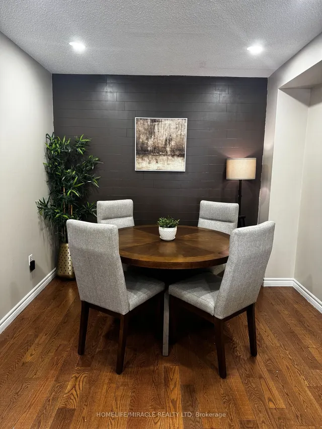 Additional image 15 of 22 Cranberry Cres