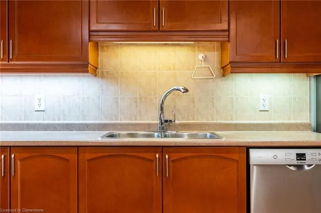 Additional image 22 of 4000 Creekside Dr Unit 207