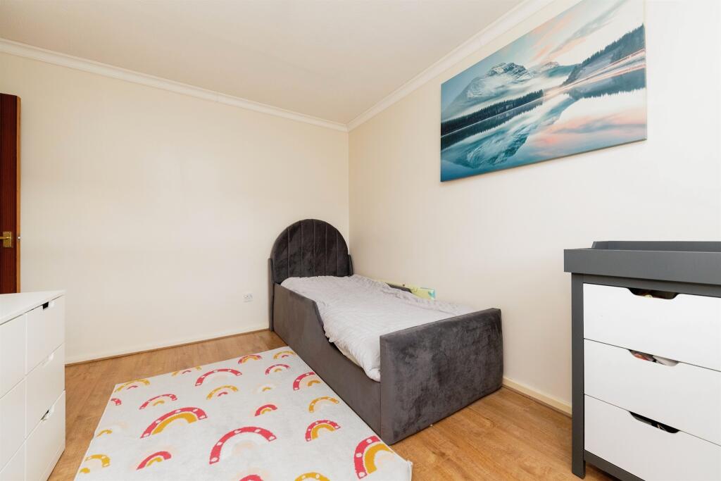 Additional image 13 of Broadwater Crescent, Welwyn Garden City